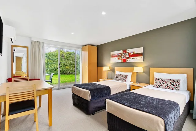 غرفة قياسية بسريرين منفصلين، Quality Inn & Suites Traralgon 1/6