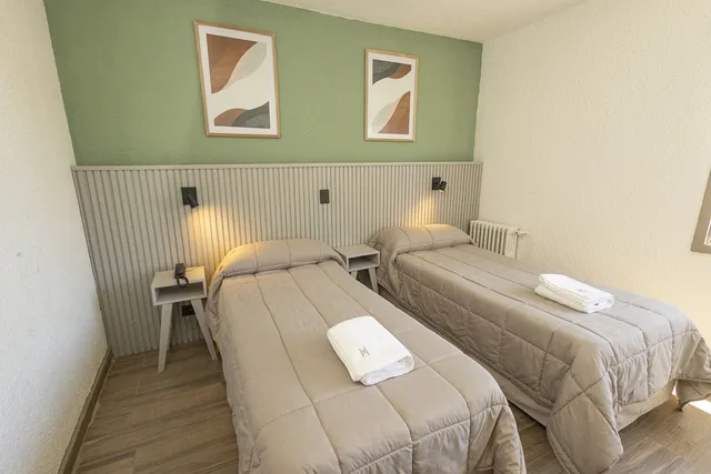غرفة قياسية ثلاثية بسرير كوين وسرير فردي، M382 Hotel Bariloche 3/4
