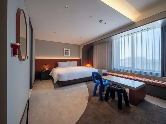 Boutique, Fitness, King Bed, Indoor Pool, Corner، Enford Hotel 1/1