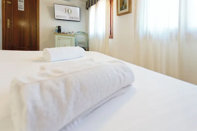 غرفة قياسية بسرير مزدوج، Orion Hotel 5/10