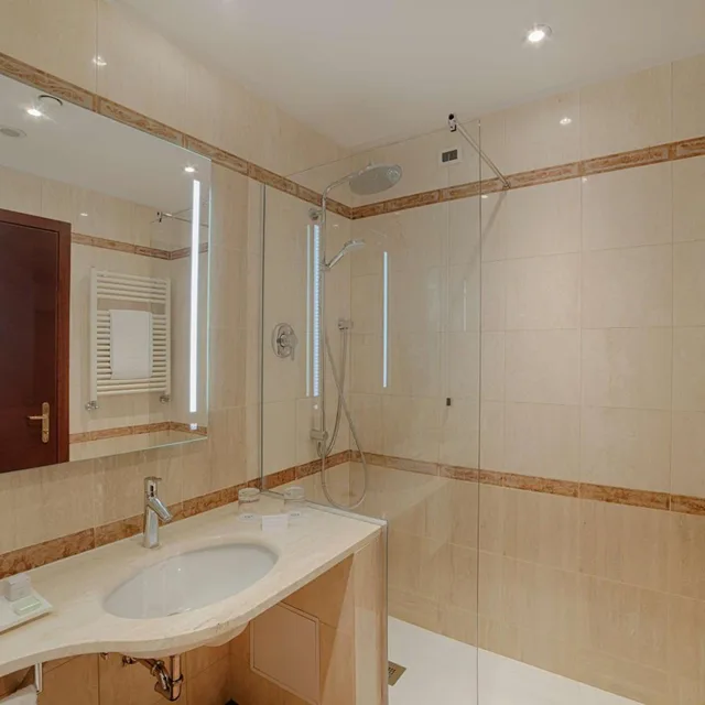 Superior, Double or Twin Bed, with Extra Bed, Xl، NH Milano Machiavelli 7/7