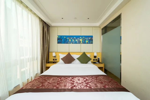 Deluxe, Queen Bed, City View, Eco Tree Hotel 1/10