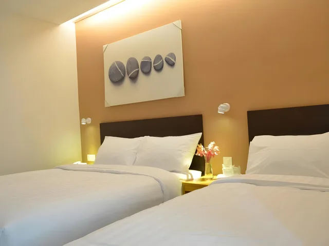 غرفة تنفيذية ثلاثية بسرير مزدوج وسرير فردي، Hotel Asia 1/1