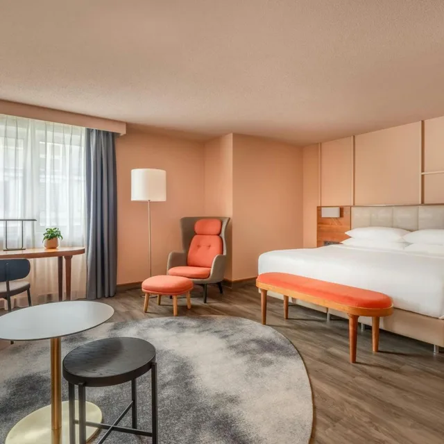 جناح جونيور بسرير كينج مع دخول صالة النادي، Vienna Marriott Hotel 3/7