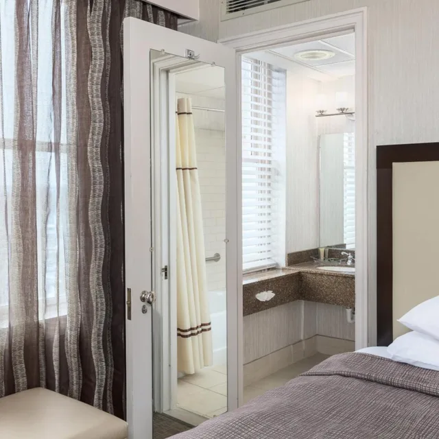 غرفة رباعية، Park Place Hotel 5/6