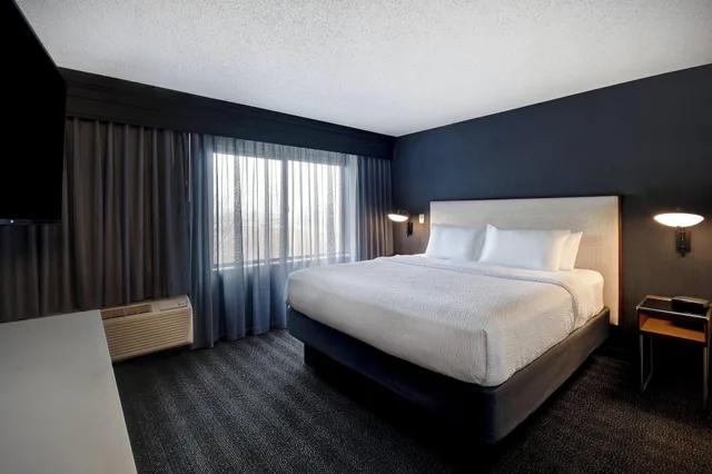 جناح بشرفة بغرفة نوم واحدة لذوي الإعاقة، Courtyard by Marriott Cincinnati Airport 1/5
