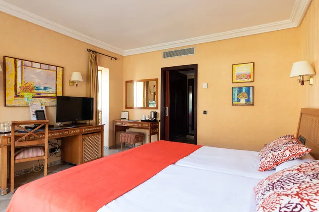 غرفة عائلية بسرير كوين وسريرين منفصلين، Hotel Cordial Mogan Playa 3/7