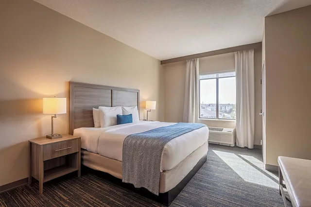 Master, Suite, Triple, King Bed، Pestana Orlando Suites Lake Buena Vista 2/10