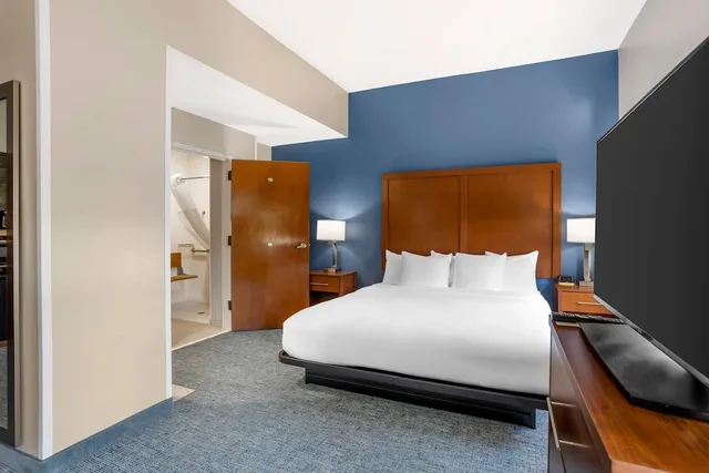 جناح بسرير كينج لذوي الإعاقة، Comfort Suites near Birkdale Village Huntersville 4/8