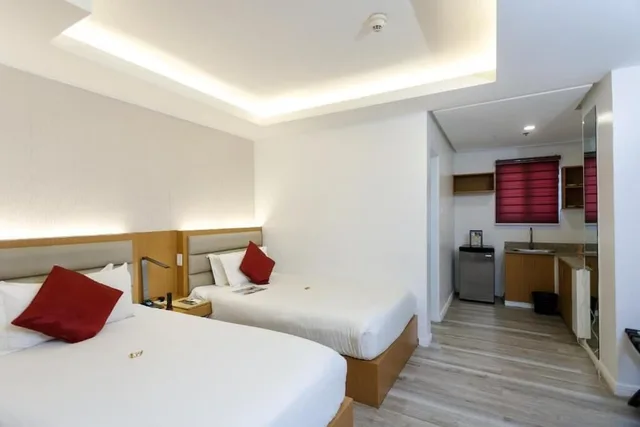 جناح كلوب بريفيليج بسريرين منفصلين، Regency Grand Suites 1/5