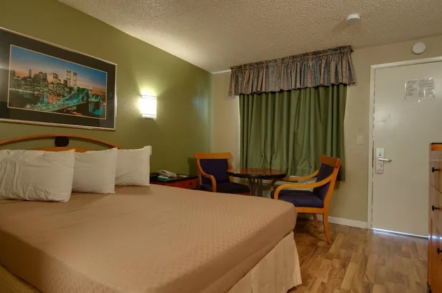 غرفة ديلوكس بسرير كينج، Vagabond Inn Bakersfield South 1/10