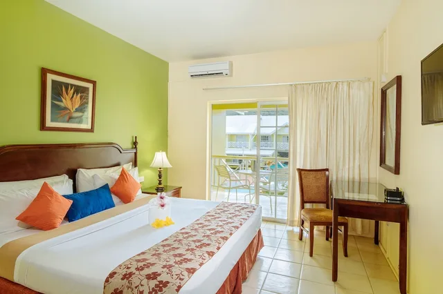غرفة قياسية بسرير كينج، Bay Gardens Hotel 1/9