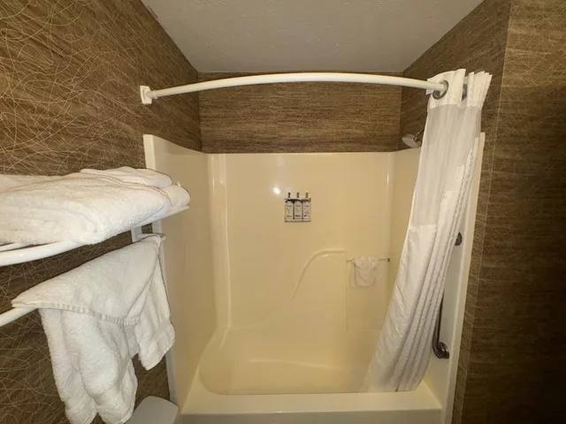 غرفة بسريرين كوين، Wyndham Garden Anchorage Airport 6/6