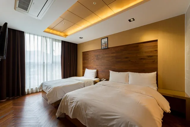 جناح ملكي، Brown Dot Hotel Incheon Songdo 2/5