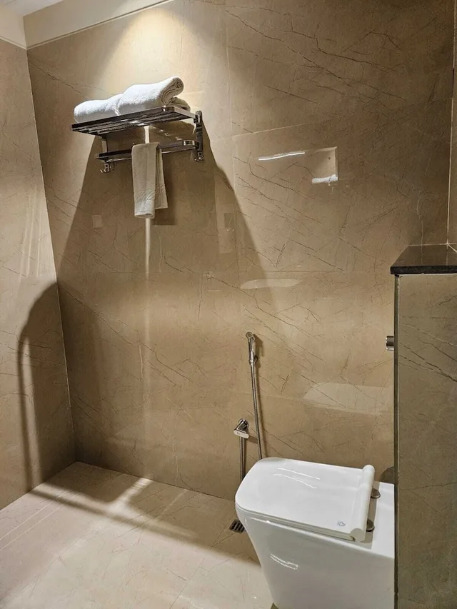 غرفة تنفيذية بسرير كينج، Four Leaf Hotel Akosha 5/5