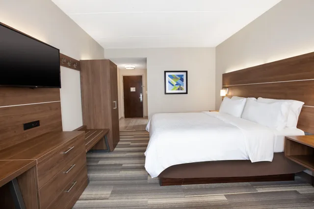 غرفة بسرير كينج، Holiday Inn Express Hotel & Suites Warrenton 2/4