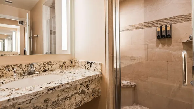 Signature, King Bed, Sofa, Jetted Tub, Best Western Plus Arroyo Roble Hotel & Creekside Villas 8/10