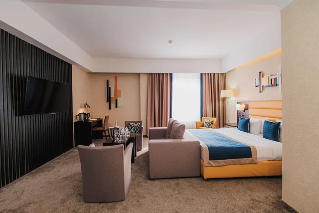 1 Bedroom, Luxury, King Bed, Comfort Hotel Astana 9/10