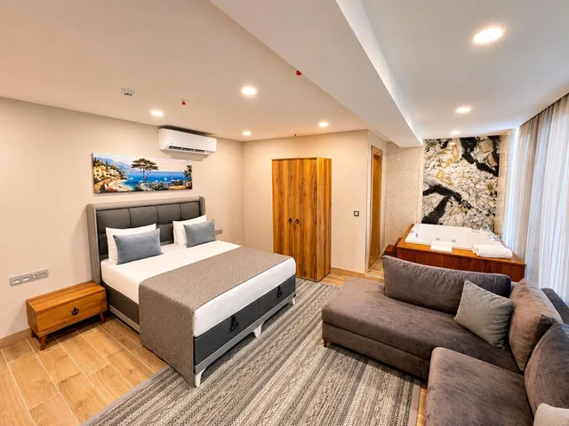جناح بسرير كينج مع أريكة بجاكوزي، Old Town Point Hotel & Spa Antalya 3/7