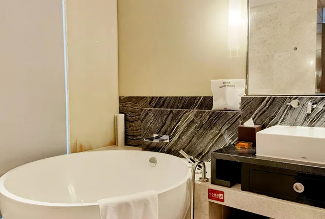 غرفة قياسية بسرير فردي بإطلالة على النهر، CROWNE PLAZA CHENGDU WENJIANG 4/7