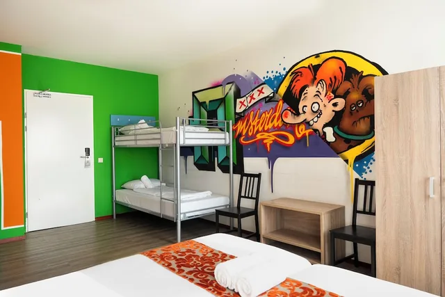 غرفة اقتصادية رباعية بسريرين منفصلين وسرير بطابقين، Amsterdam Teleport Hotel 5/7