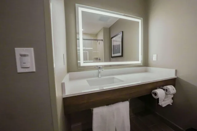 Room, 2 Queen Beds, Courtyard View, La Quinta Inn & Suites by Wyndham Santa Cruz 6/6