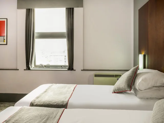 غرفة بسريرين منفصلين مع سرير إضافي، Sheffield Metropolitan Hotel by Belvilla 6/9