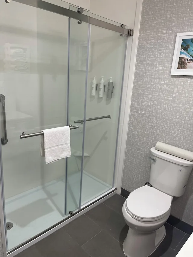 غرفة بسرير كينج مع أريكة، Hampton Inn Corpus Christi 2/4