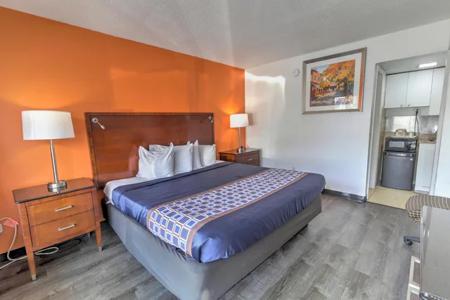 غرفة قياسية بسرير كينج، White Marlin Inn 2/8