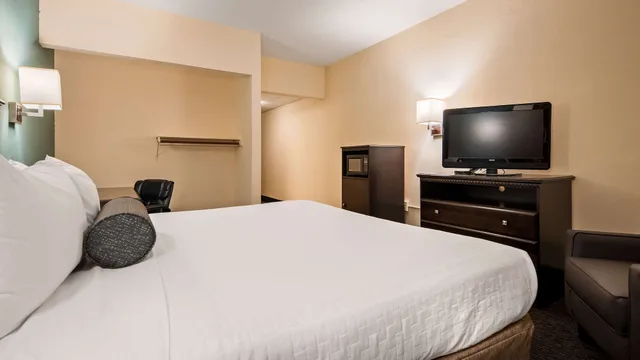 غرفة قياسية بسرير كوين وسرير فردي لذوي الإعاقة، Best Western Gateway Grand 1/3