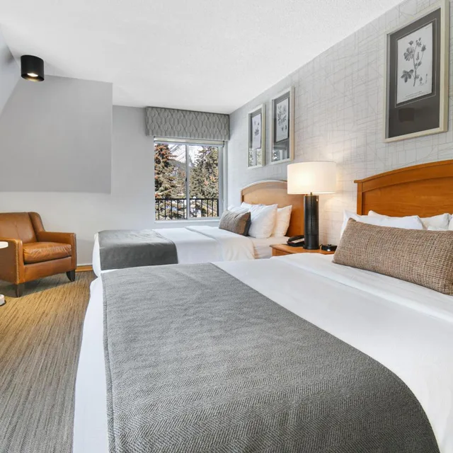 غرفة سوبيريور بسرير كينج وسرير كوين، Banff Inn 6/7