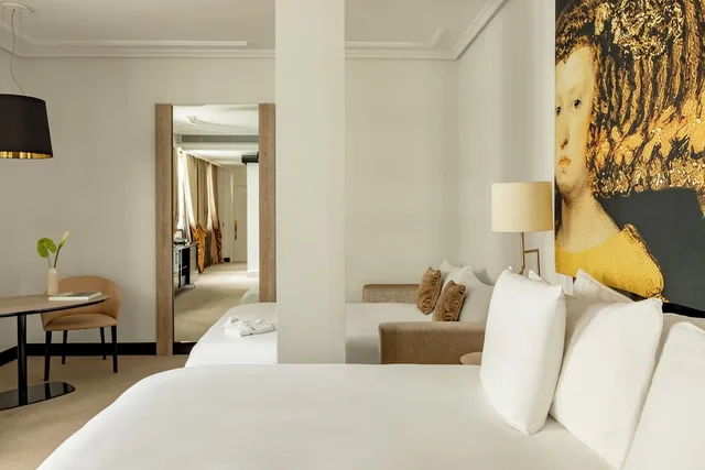 Connecting, Family, King Bed, Palacio de Los Duques Gran Melia 1/3