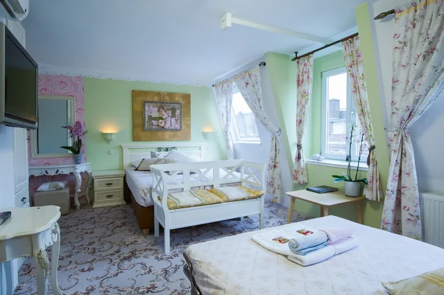 غرفة عائلية رباعية بسريرين منفصلين مع أريكة، Hotel Jupiter 3/10