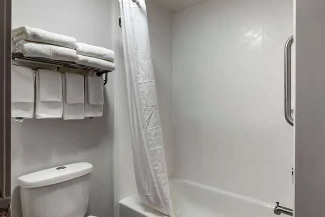 غرفة قياسية بسرير كينج، Best Western Executive Inn Kenosha/Pleasant Prairie 3/3