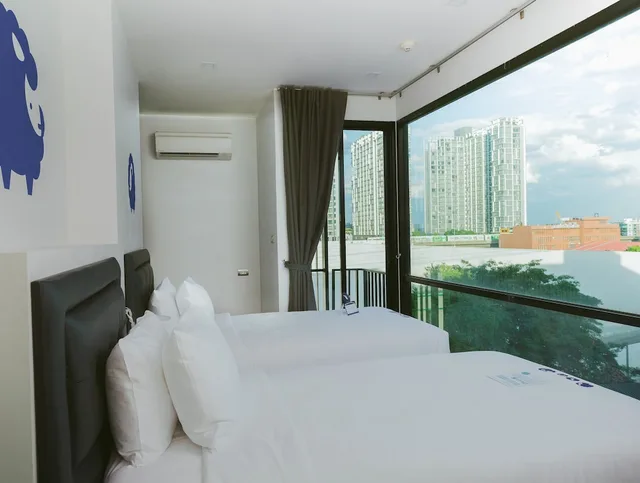 جناح عائلي بسرير كينج وسريرين منفصلين بغرفتي نوم، Kokotel Bangkok Sukhumvit 50 1/4