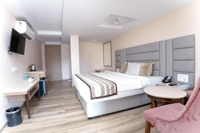 غرفة تنفيذية، The Ocean Park Resort 1/3