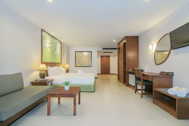 Garden, King Bed، The Leaf Oceanside By Katathani 5/6