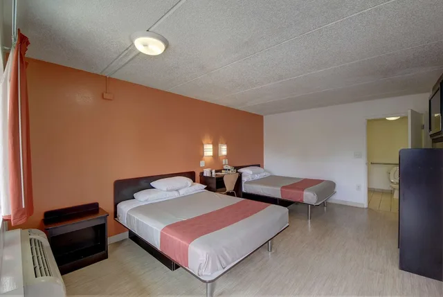 جناح بسريرين كوين، Motel6 San Antonio, TX - Downtown - Market Square 7/10