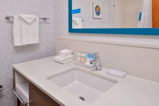 جناح بسرير كينج وسريرين مزدوجين مع أريكة، Hampton Inn & Suites Boise/Spectrum 4/4