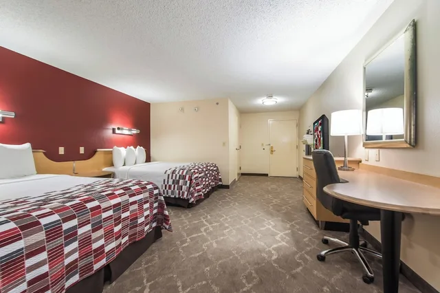 غرفة قياسية بسريرين كوين لغير المدخنين، Red Roof Inn Seattle Airport Seatac 2/10