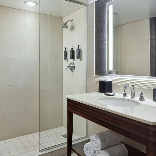 غرفة بسريرين كوين، Sheraton Valley Forge King of Prussia 8/10