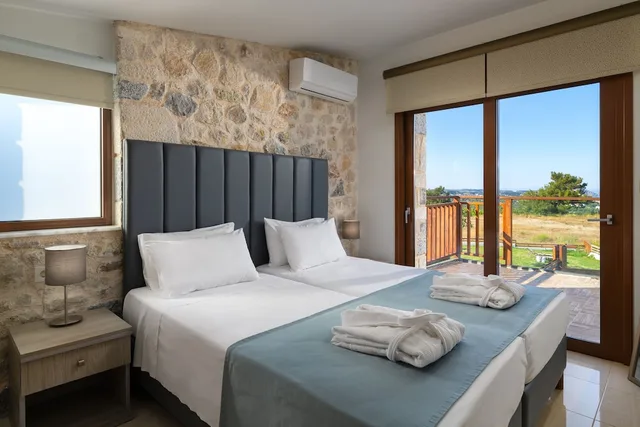 4 Bedrooms, Luxury, Villa, 1 Queen and 4 Single Beds, King and Queen Bed, Sea View, Sperveri Enalio Villas 2/6