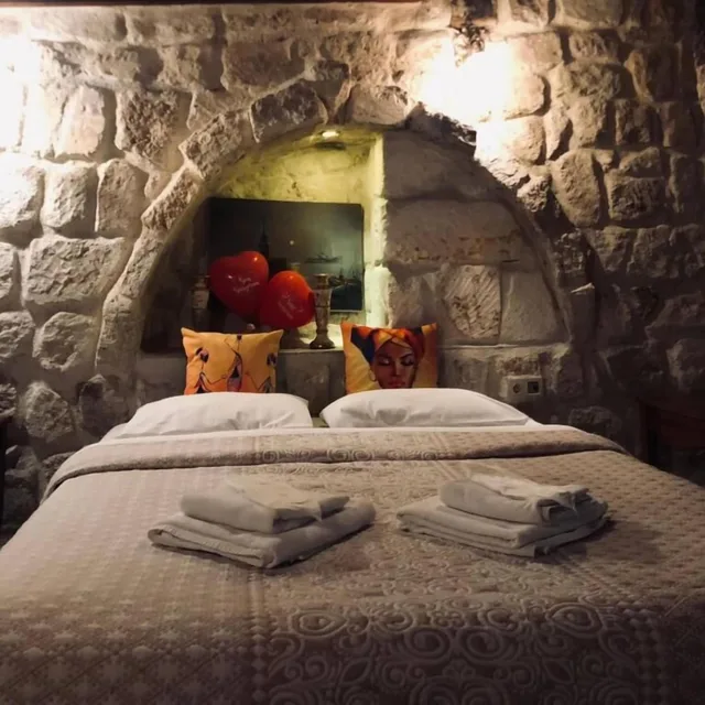 غرفة اقتصادية بسرير مزدوج أو سريرين منفصلين، Sinasos Palace Cave Hotel 2/4