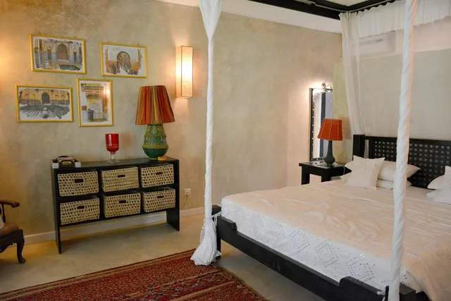 جناح بغرفتي نوم، Lawford S Hotel 4/10