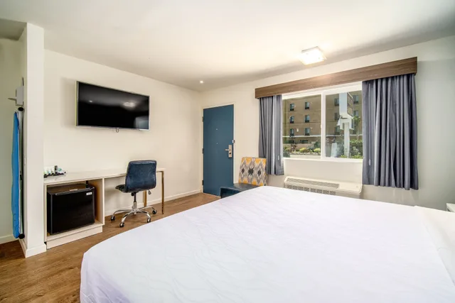 غرفة بسرير كينج، Trend Hotel at LAX Airport 2/3