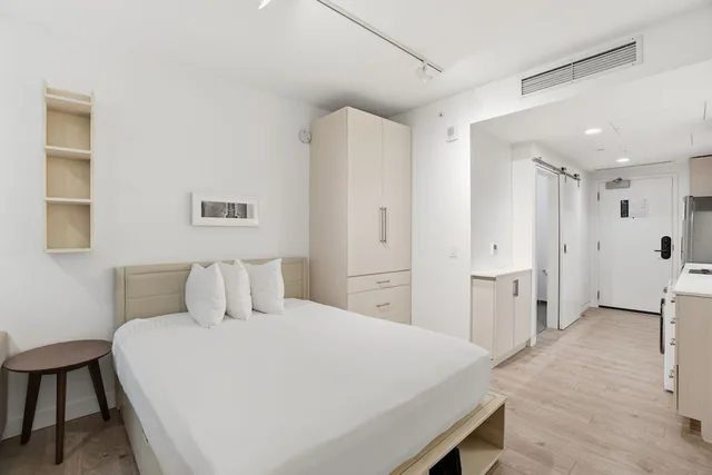 شقة استوديو بسرير كوين، Placemakr Dupont Circle 3/10
