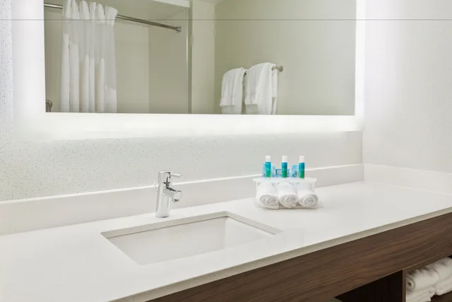 Suite, 2 Queen Beds, Sofa, Holiday Inn Express Hotel Suites Bentonville 6/6