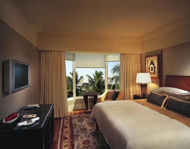 جناح ملكي كلوب بسرير كينج، The Leela Mumbai - Resort Style Business Hotel 1/6