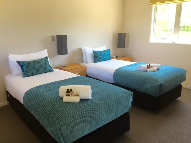 شقة بسريرين منفصلين وسريرين كينج بـ3 غرف نوم، Arrowfield Apartments 1/3