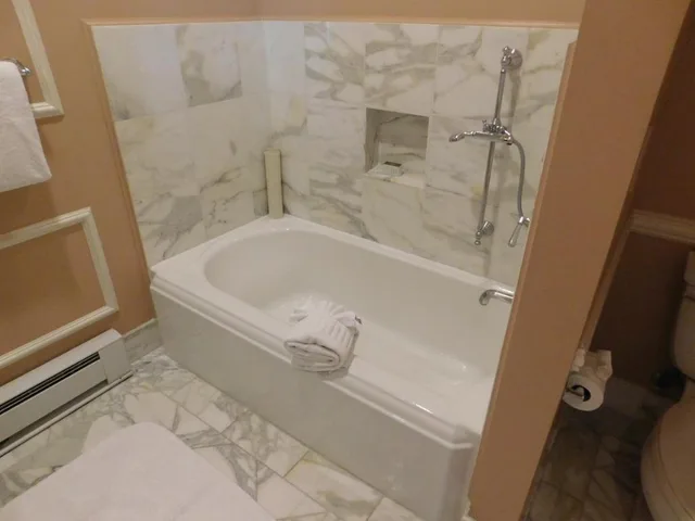 جناح ديلوكس بإطلالة على البحر بشرفة، Spindrift Inn 1/2